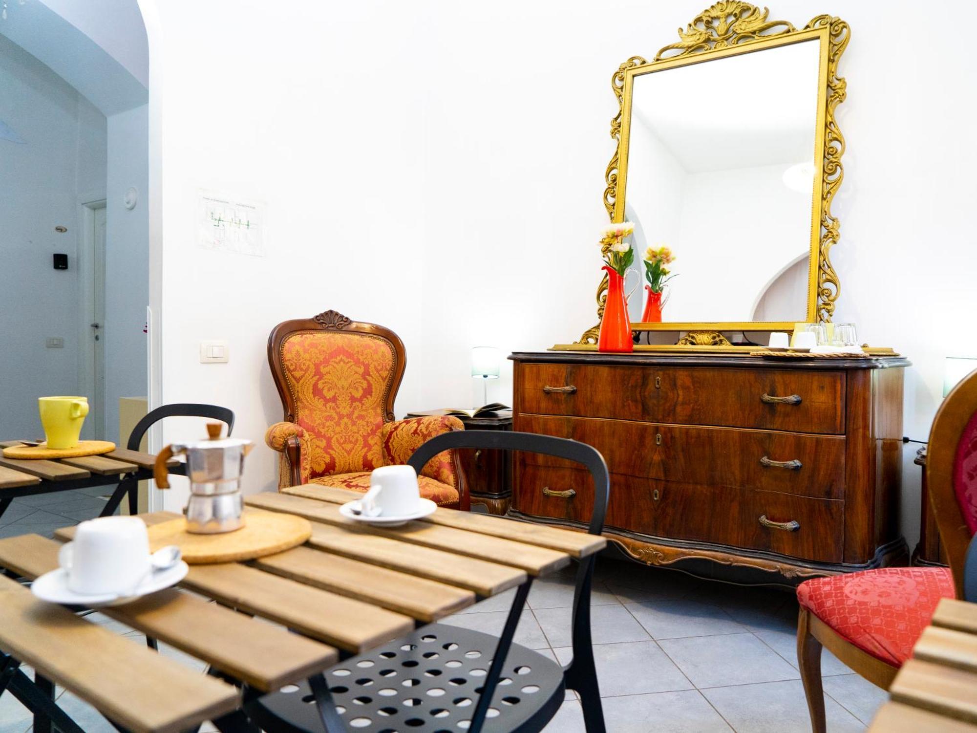 Salotto Piramide Bed & Breakfast
