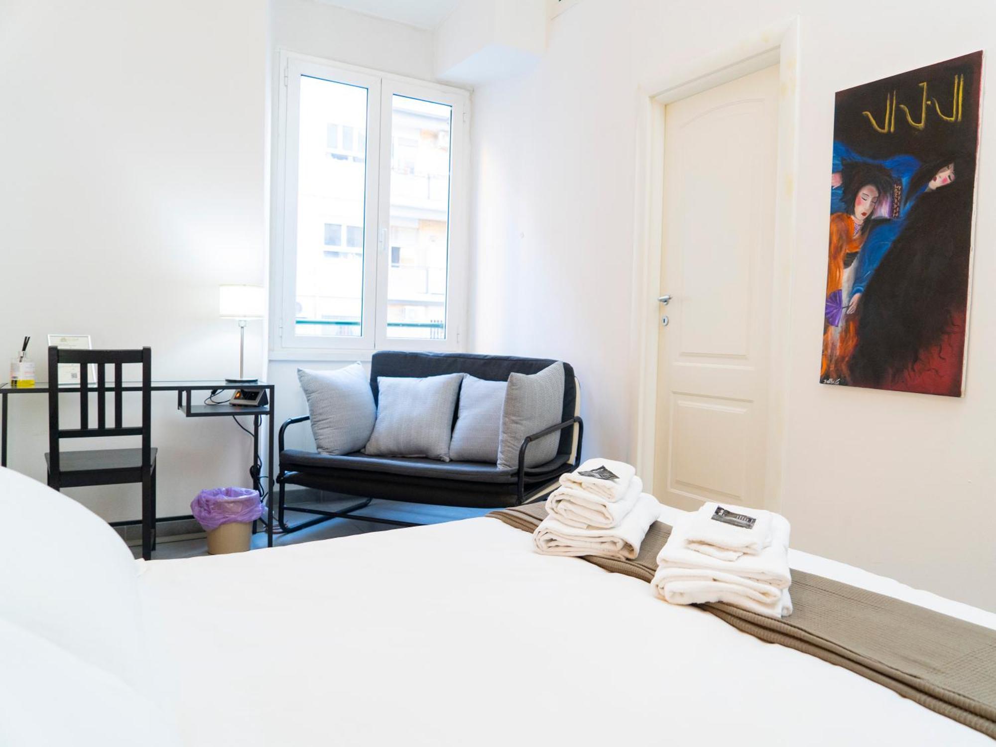 Salotto Piramide 3* Roma