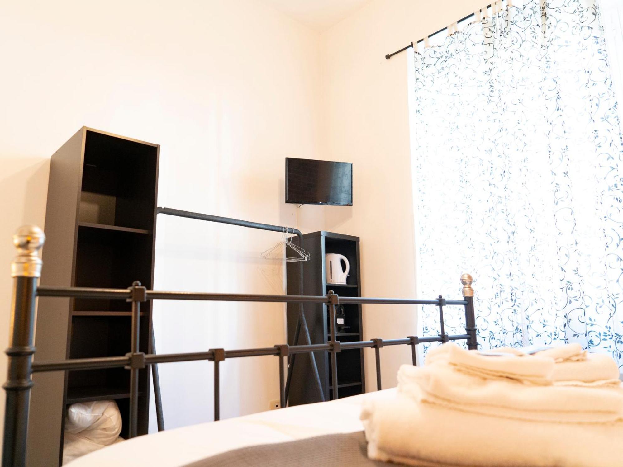 Bed and breakfast Salotto Piramide Roma